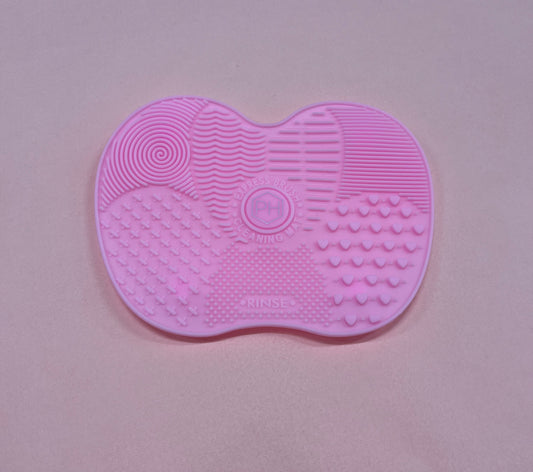 Brush cleansing mat