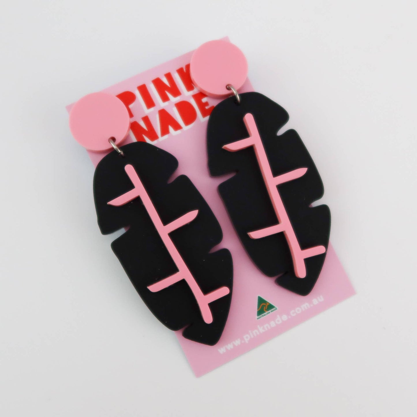 Banana Leaf Dangle Black / Pink