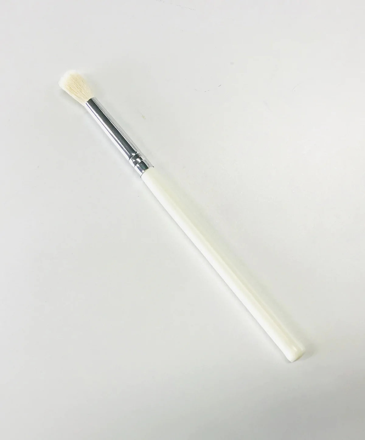 INDIVIDUAL EYESHADOW BLENDING BRUSH
