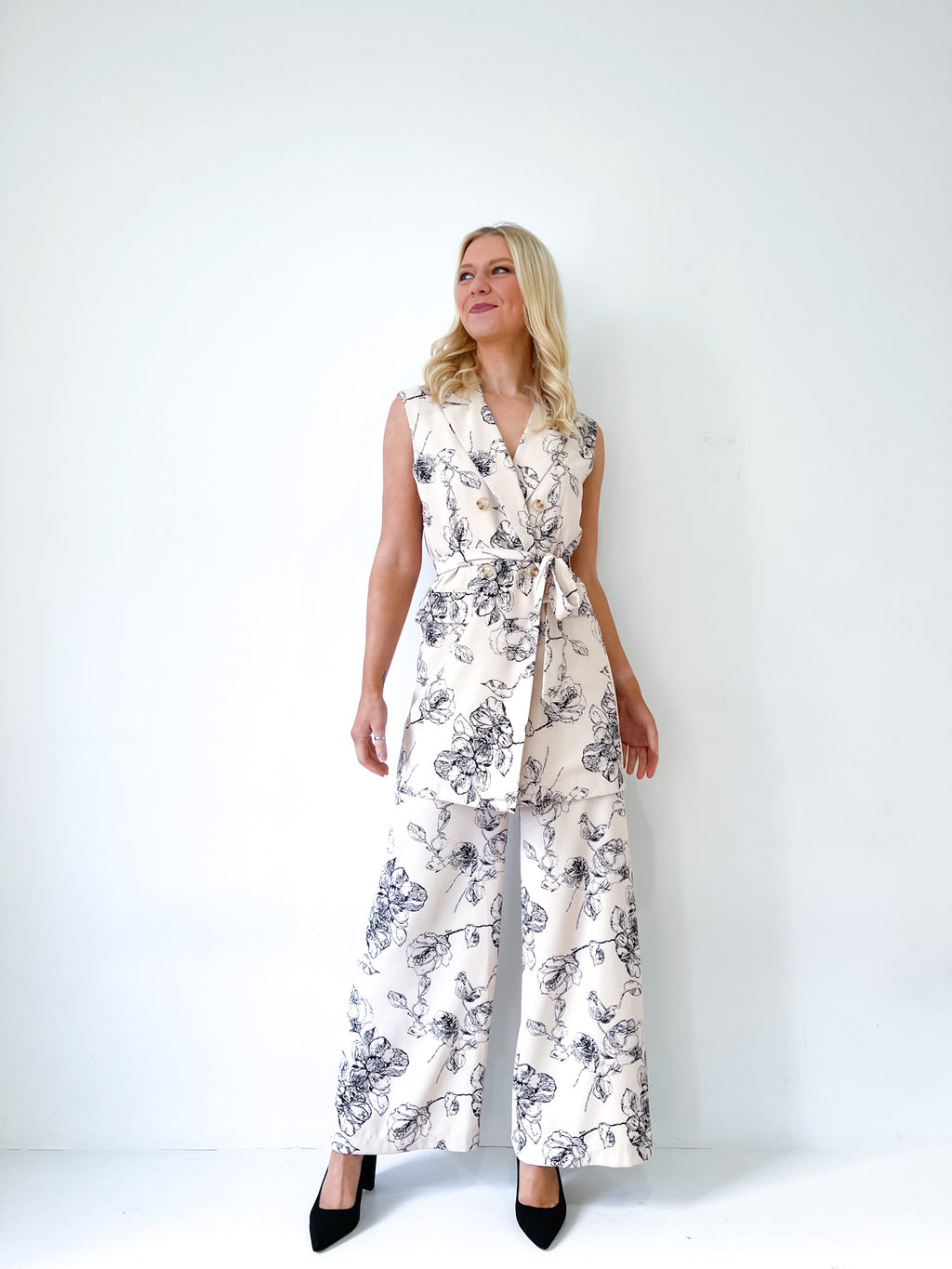 Rose Vest – Mono Rose Sleeveless Blazer