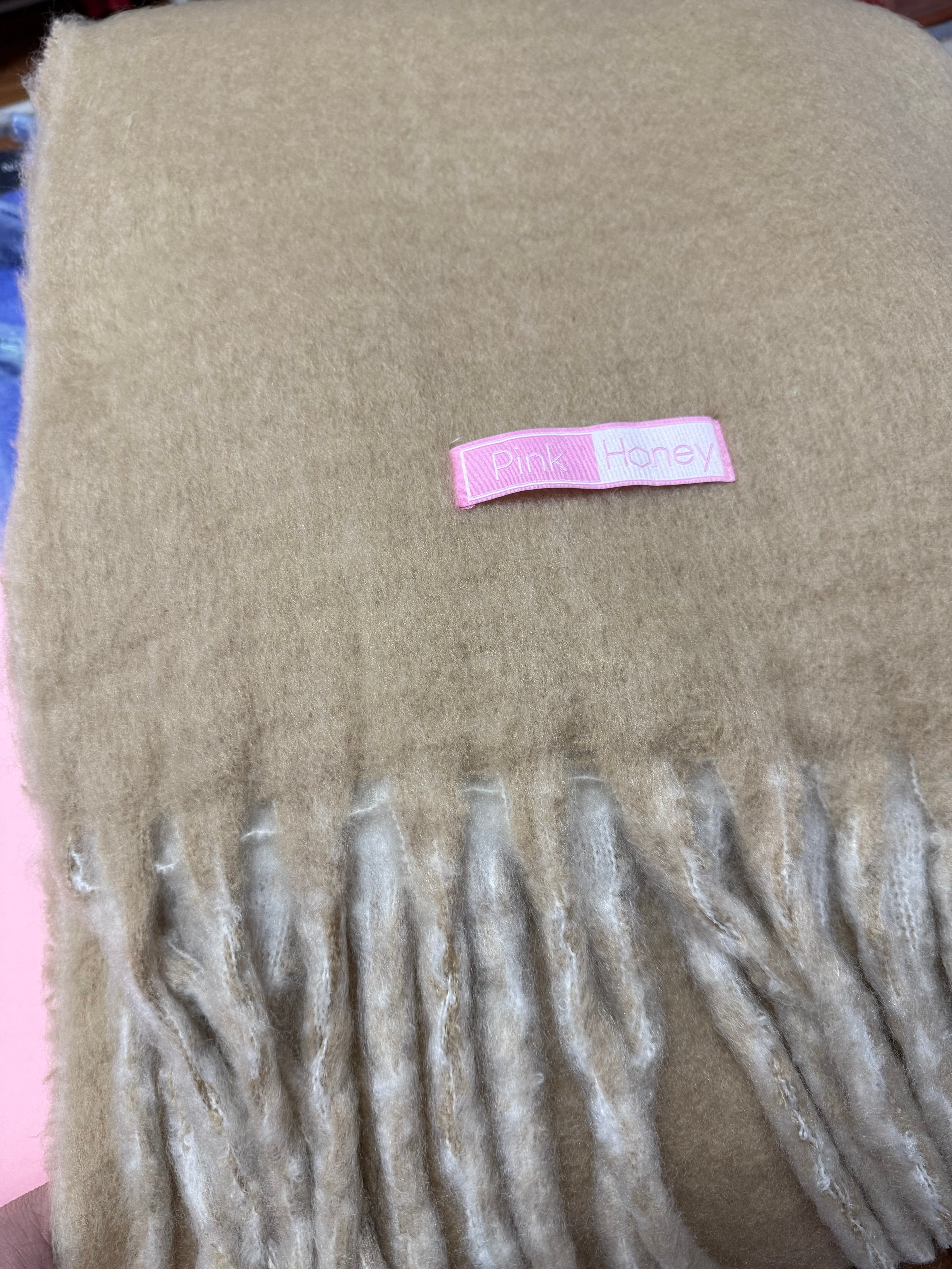 CNV scarf