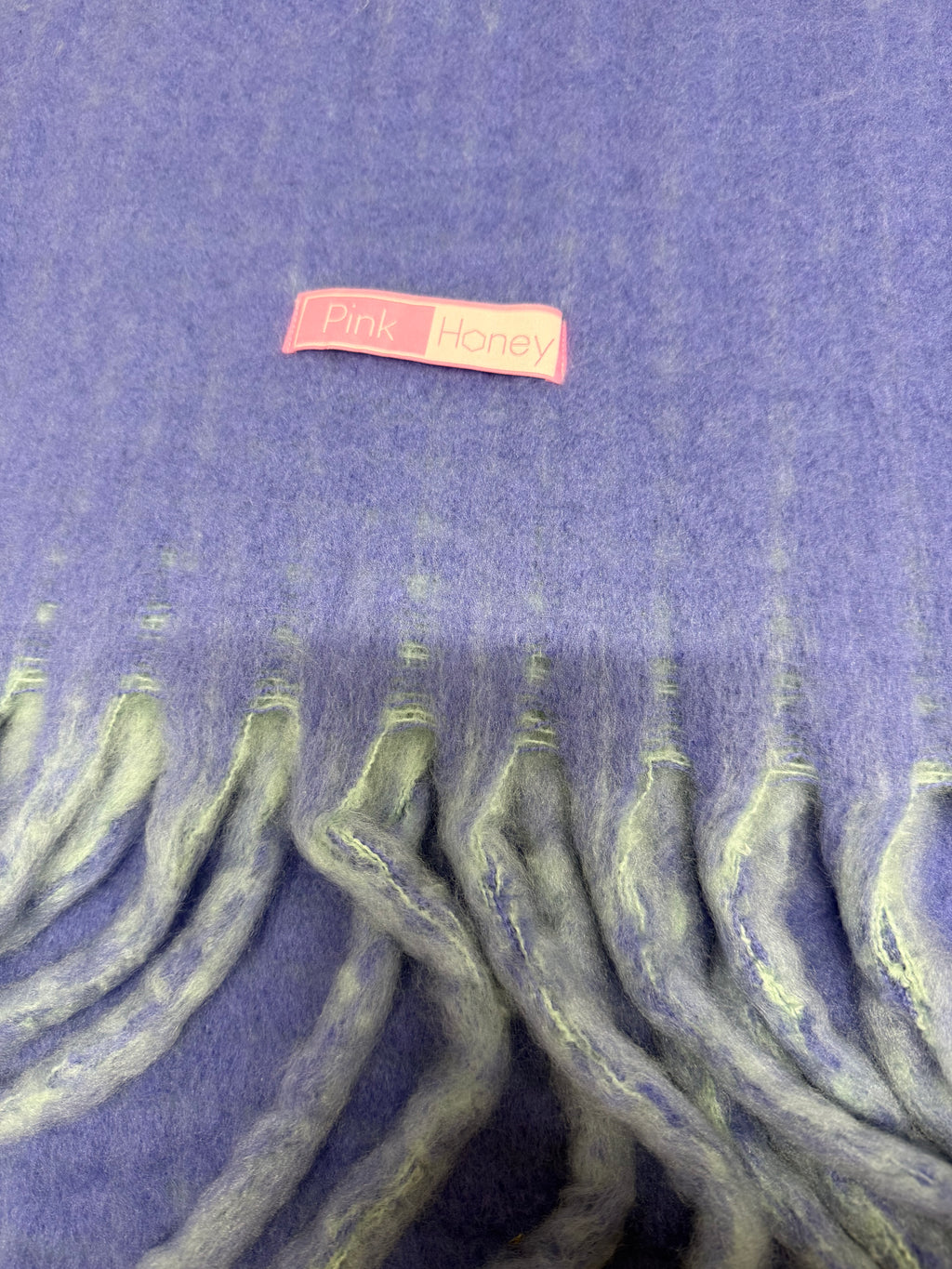 CNV scarf