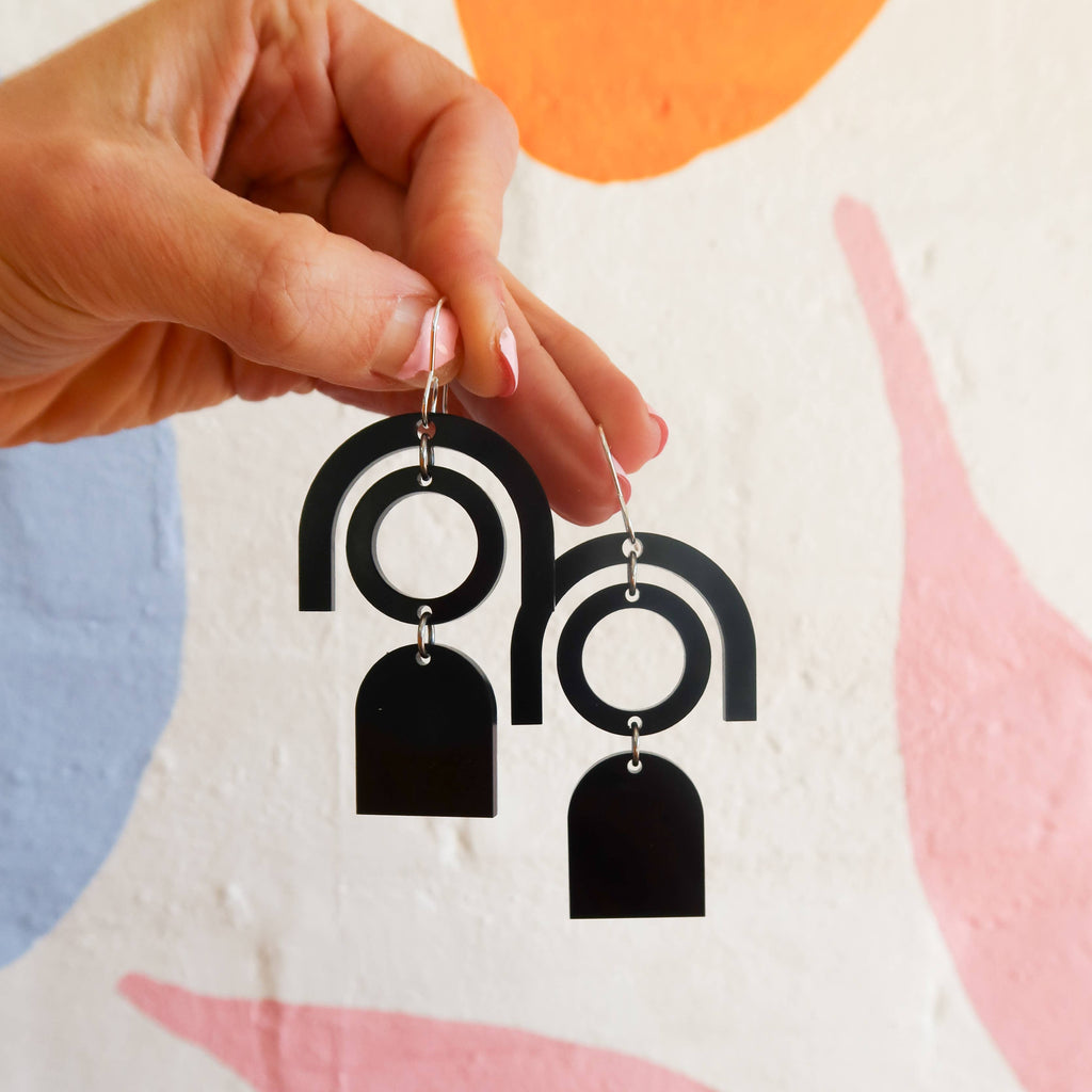 Pink Nade - Sunrise Black Dangle Earring