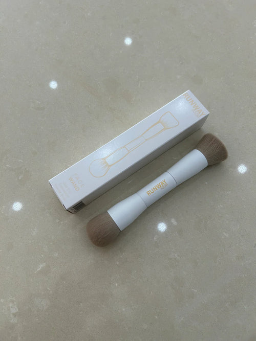 **NEW** FACE WAND - DUAL END FOUNDATION/POWDER BRUSH